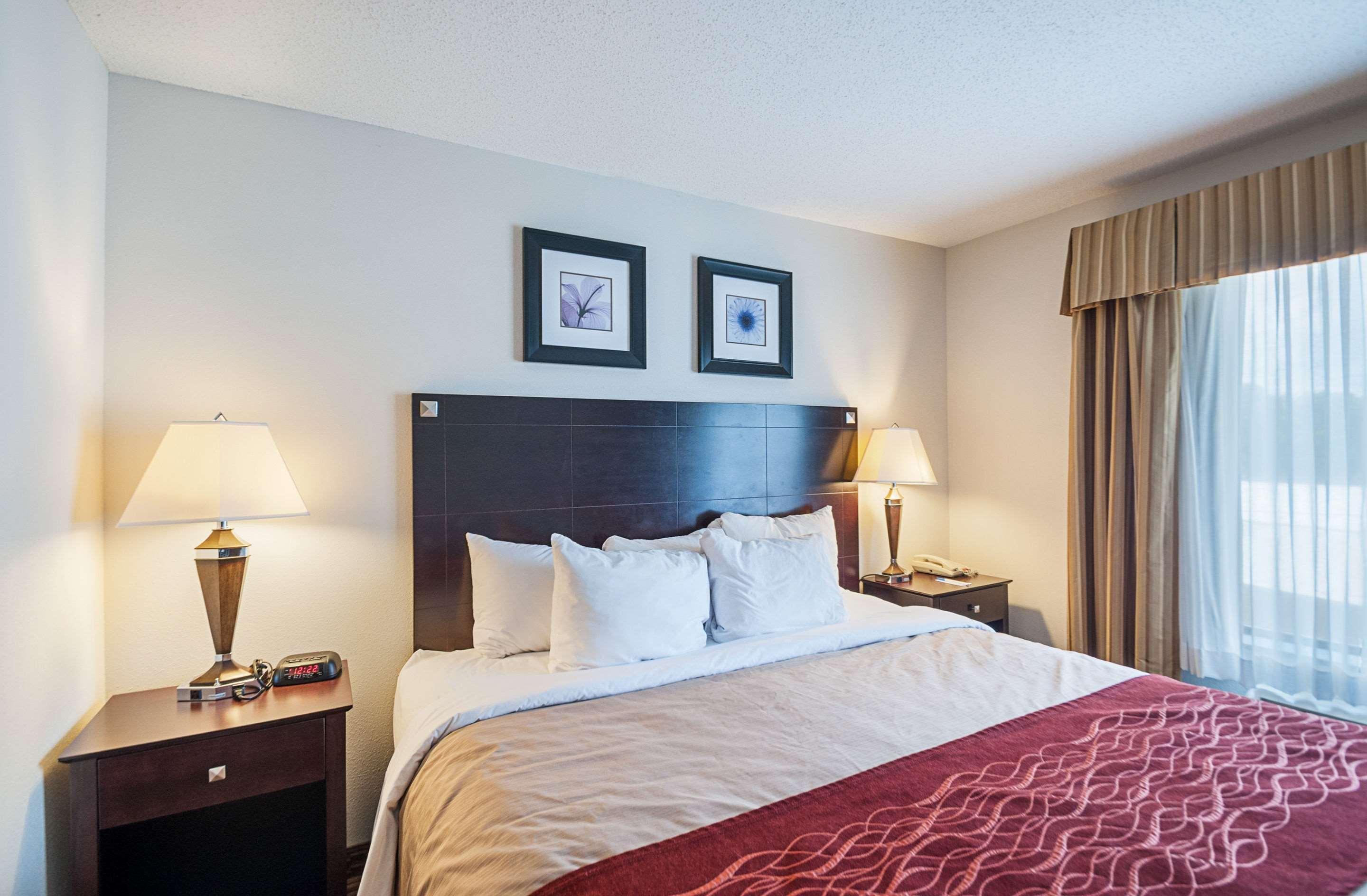 Comfort Inn & Suites Кеймбридж Екстериор снимка
