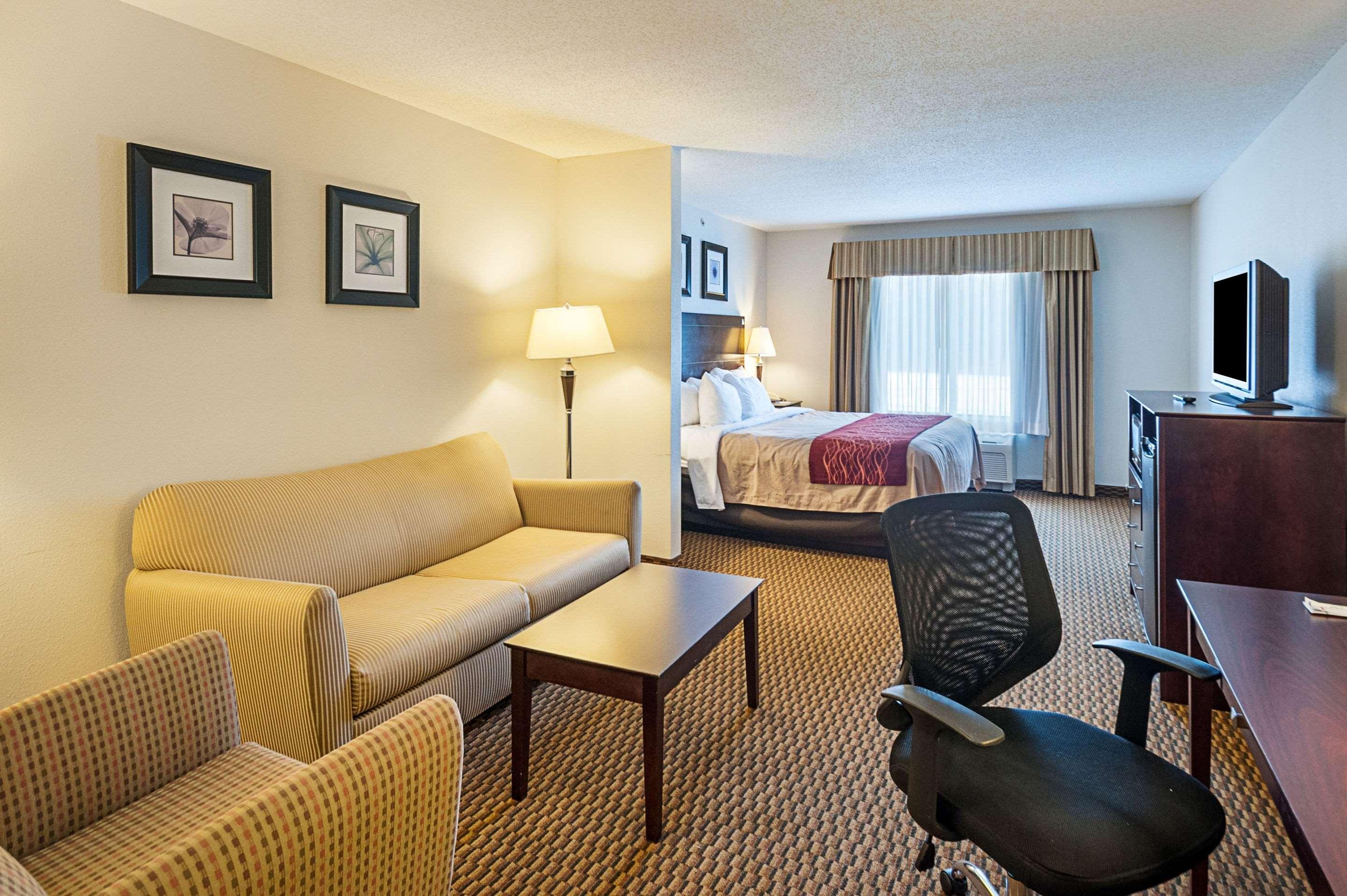 Comfort Inn & Suites Кеймбридж Екстериор снимка