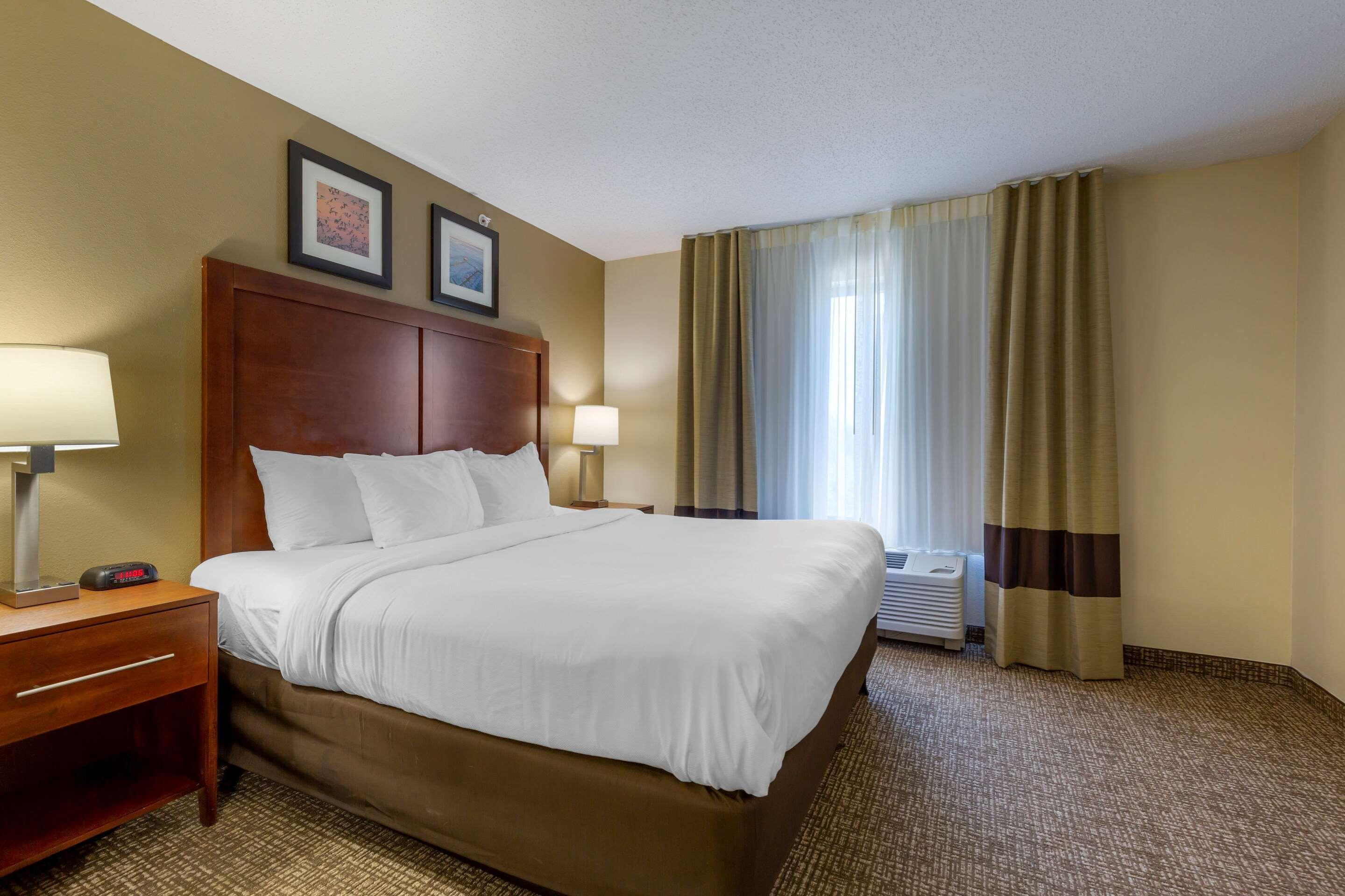 Comfort Inn & Suites Кеймбридж Екстериор снимка