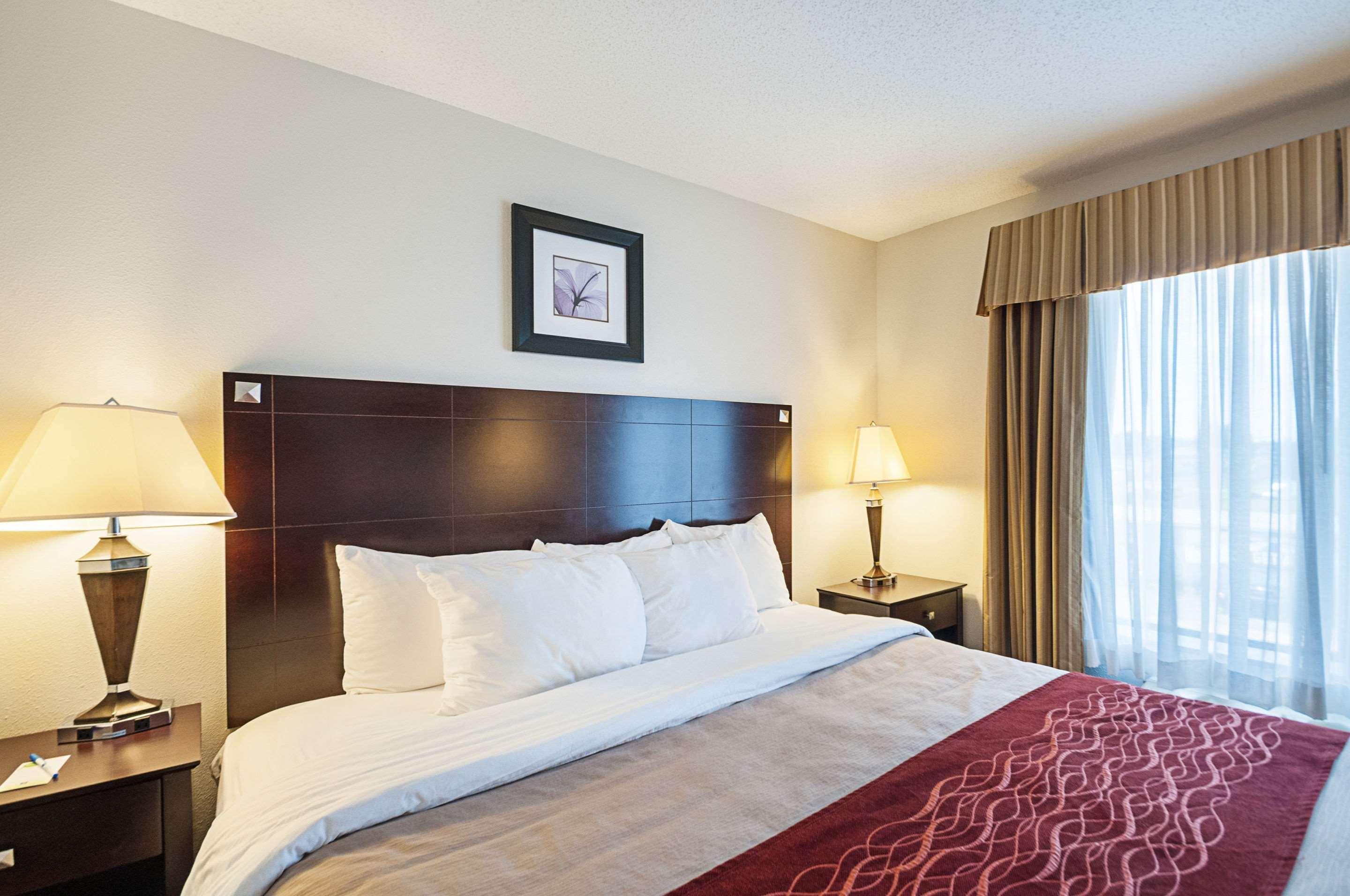Comfort Inn & Suites Кеймбридж Екстериор снимка