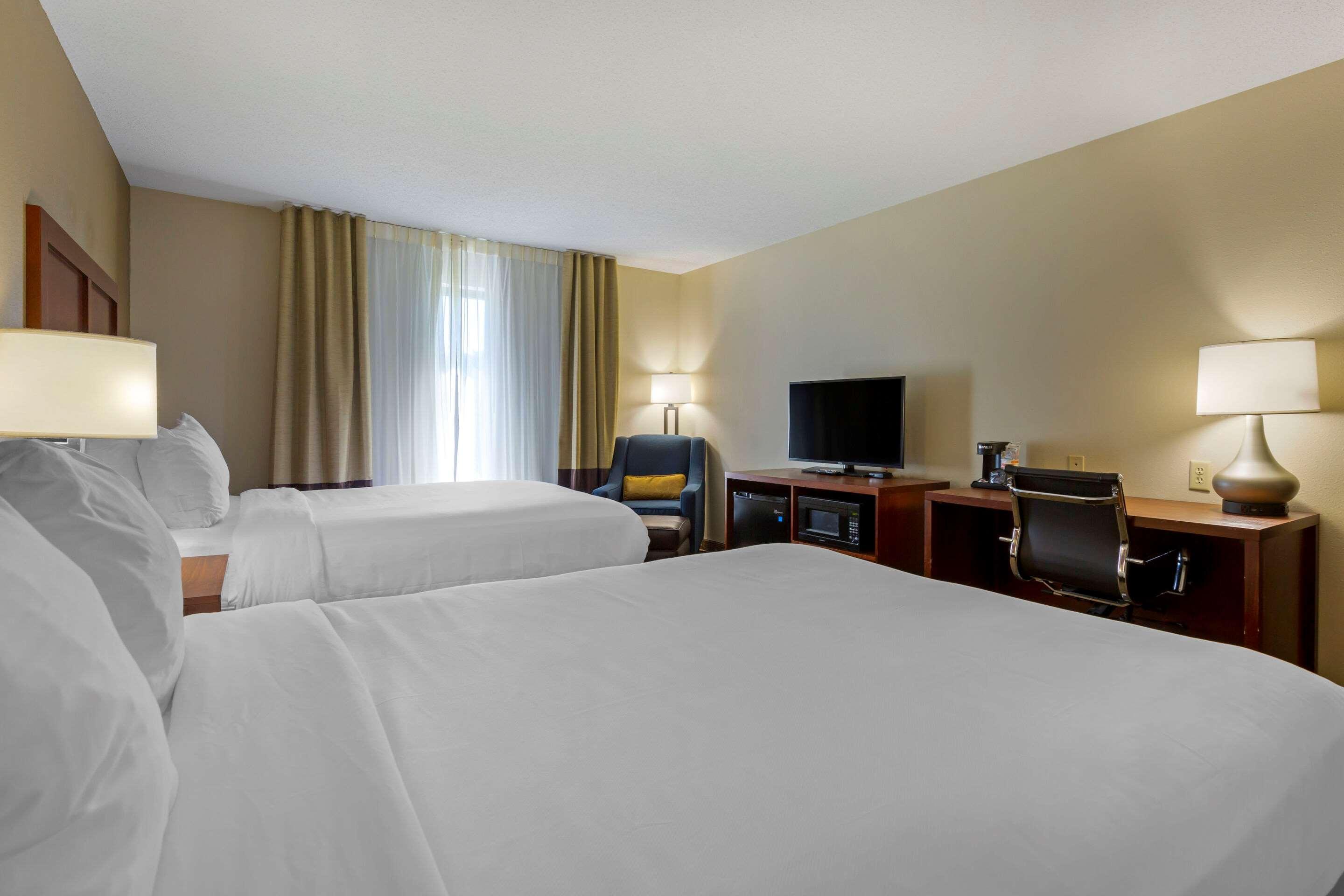 Comfort Inn & Suites Кеймбридж Екстериор снимка