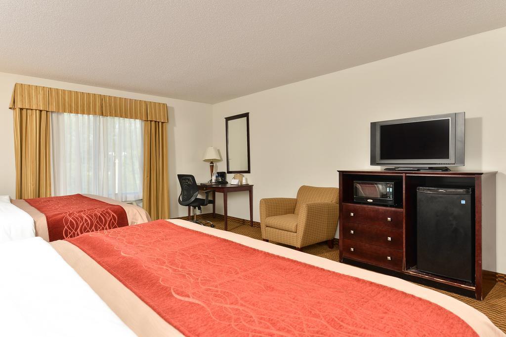 Comfort Inn & Suites Кеймбридж Екстериор снимка