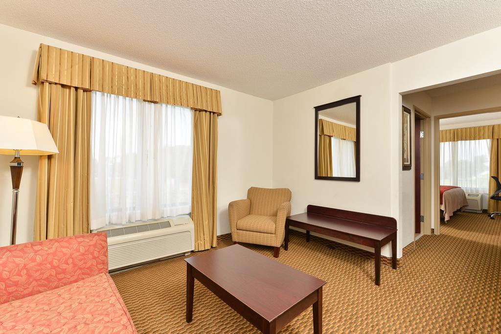 Comfort Inn & Suites Кеймбридж Екстериор снимка
