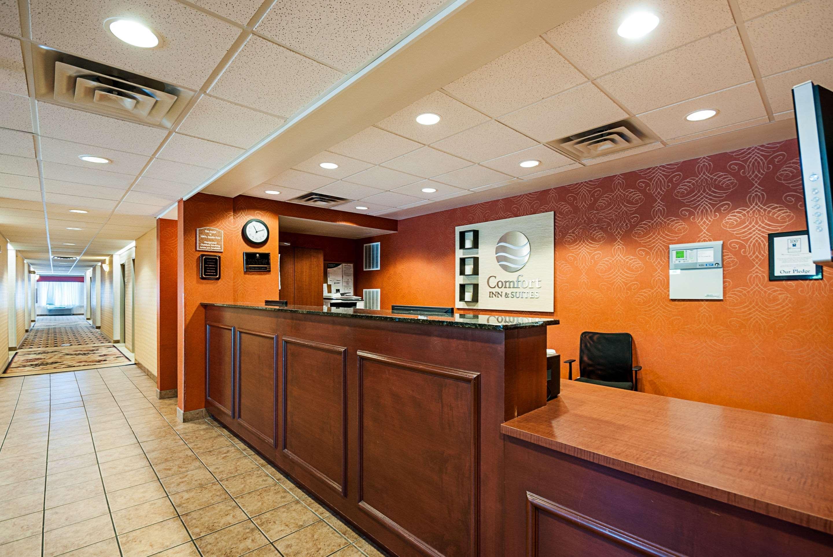 Comfort Inn & Suites Кеймбридж Екстериор снимка