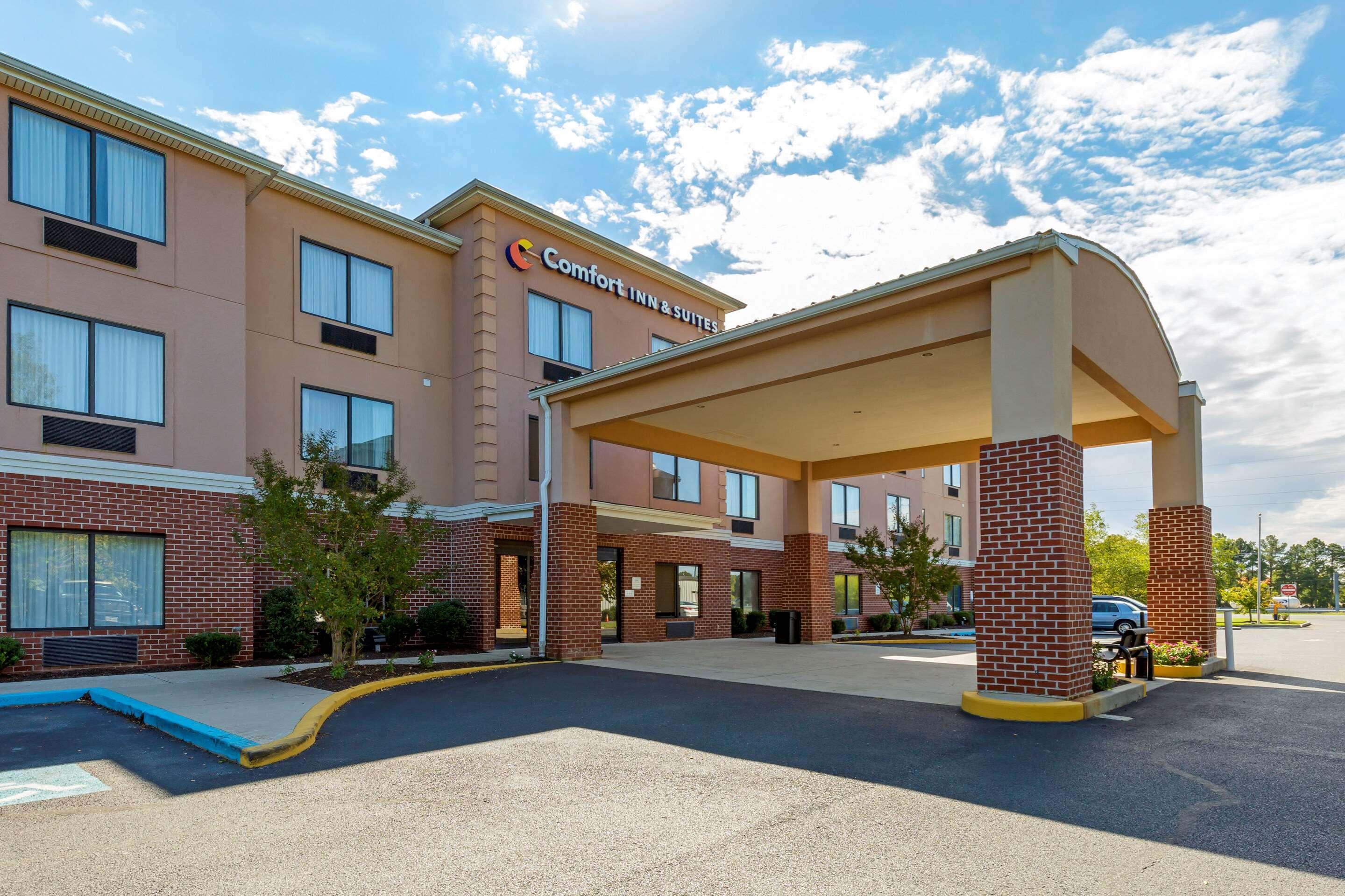 Comfort Inn & Suites Кеймбридж Екстериор снимка