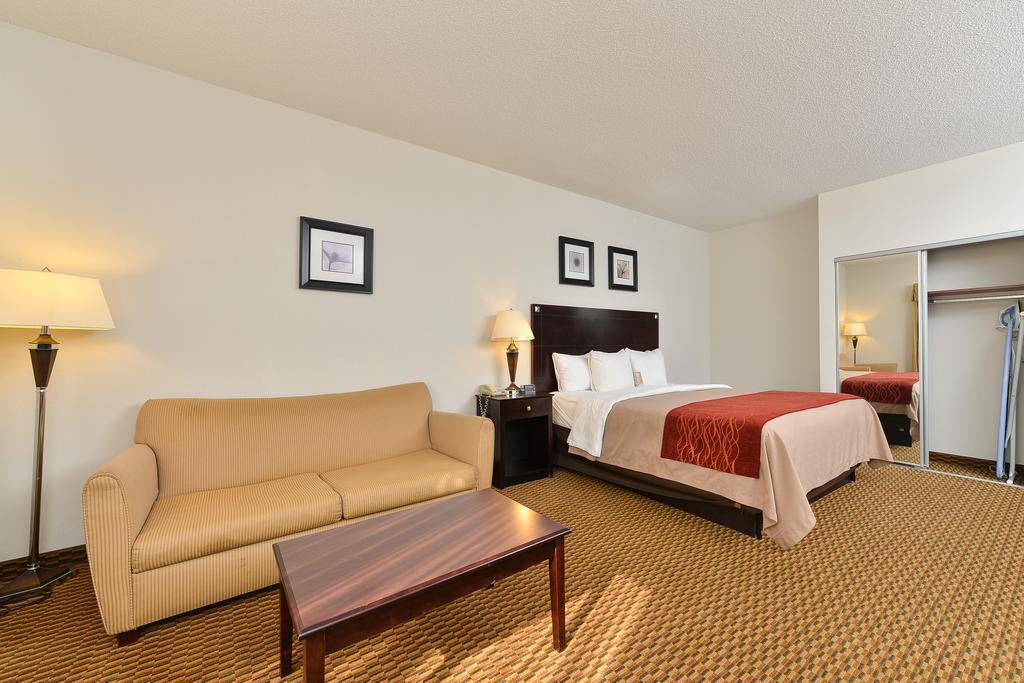 Comfort Inn & Suites Кеймбридж Екстериор снимка