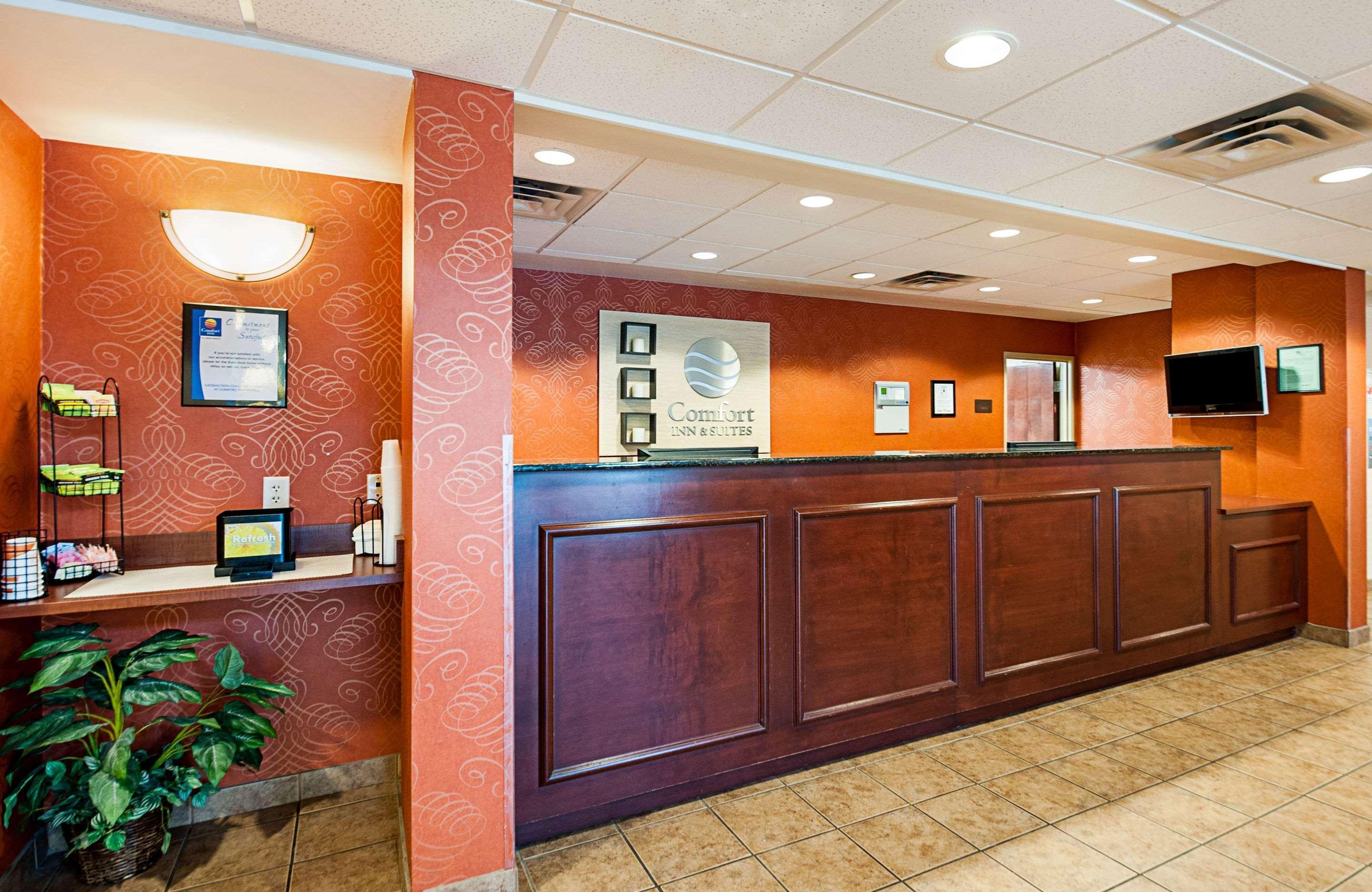 Comfort Inn & Suites Кеймбридж Екстериор снимка