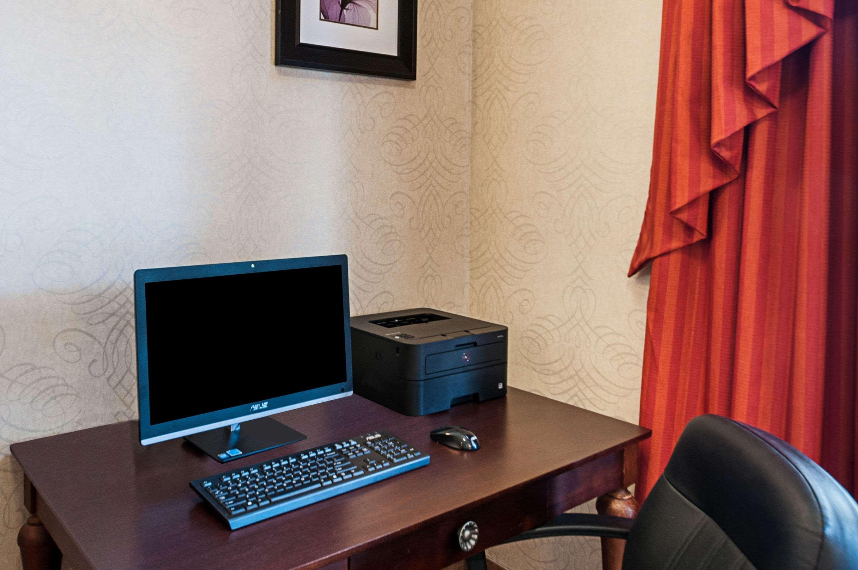 Comfort Inn & Suites Кеймбридж Екстериор снимка