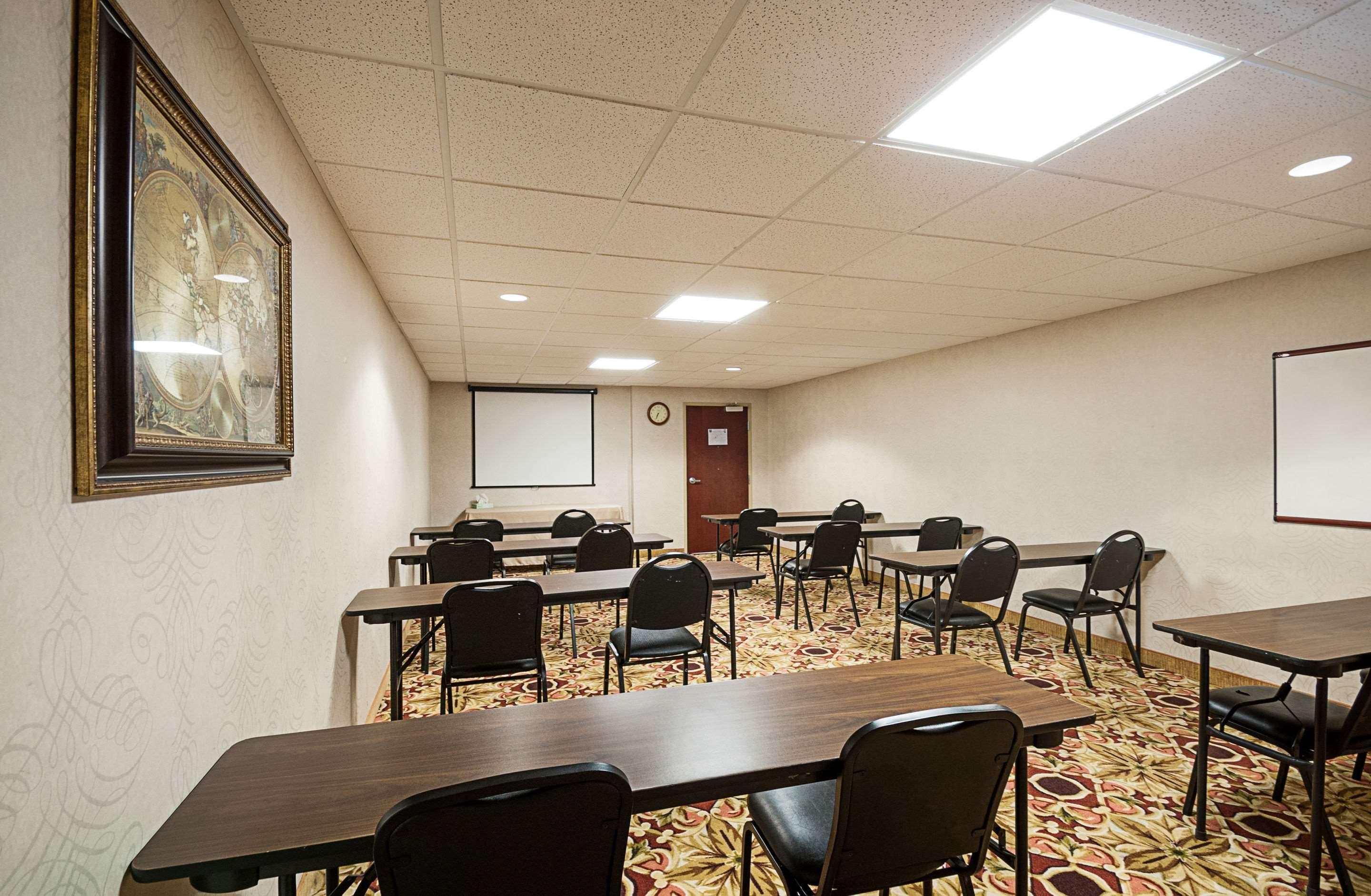 Comfort Inn & Suites Кеймбридж Екстериор снимка